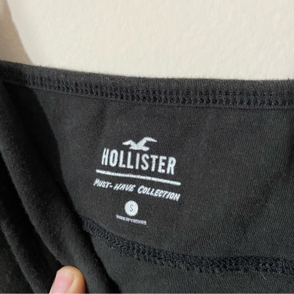 Hollister Must- Have Collection Black V-Neck Crop Top Bralette S - Picture 2 of 8